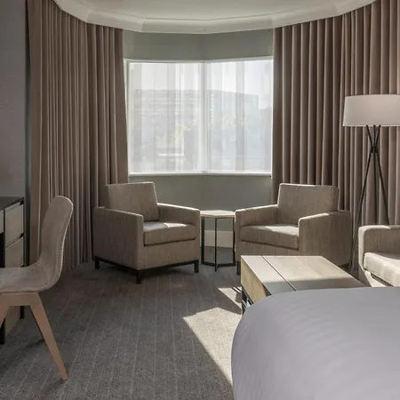Western The Quays Hotel 4*