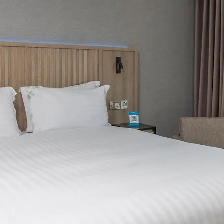 Western The Quays 4*