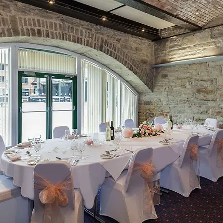 Western The Quays 4*